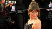 News video: Stars shine on Cannes red carpet